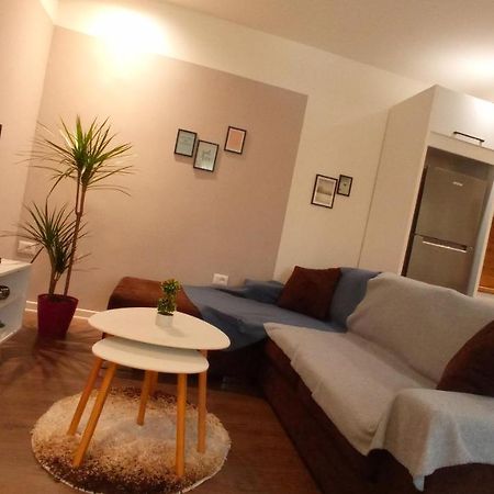 Tirana Apartment Garda מראה חיצוני תמונה