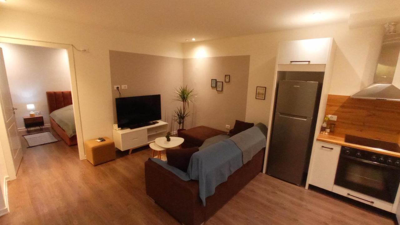 Tirana Apartment Garda מראה חיצוני תמונה