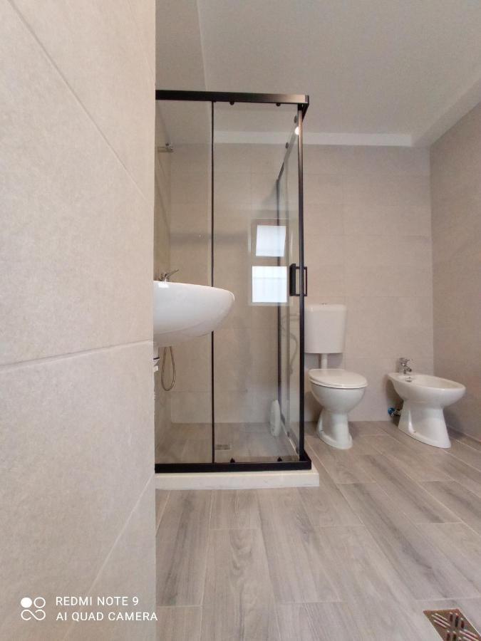 Tirana Apartment Garda מראה חיצוני תמונה